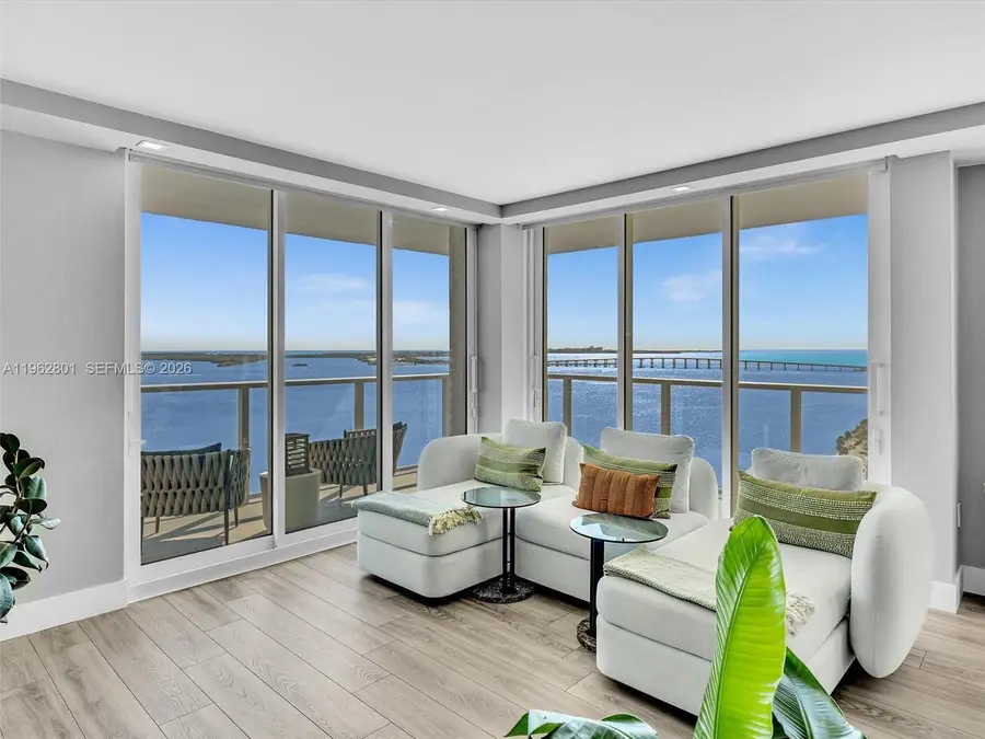 1155 Brickell Bay Dr #2011, Miami, FL 33131 - Image #2