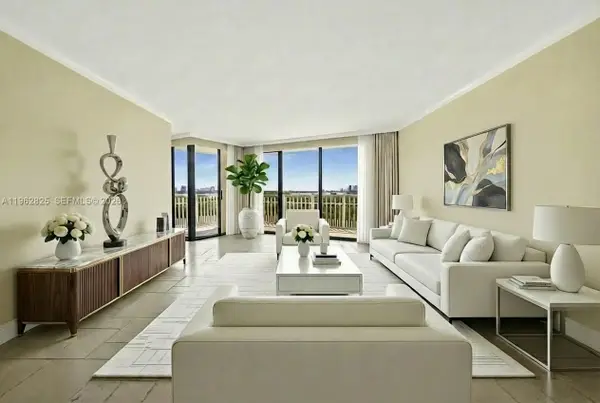 1000 Quayside Ter #706, Miami, FL 33138