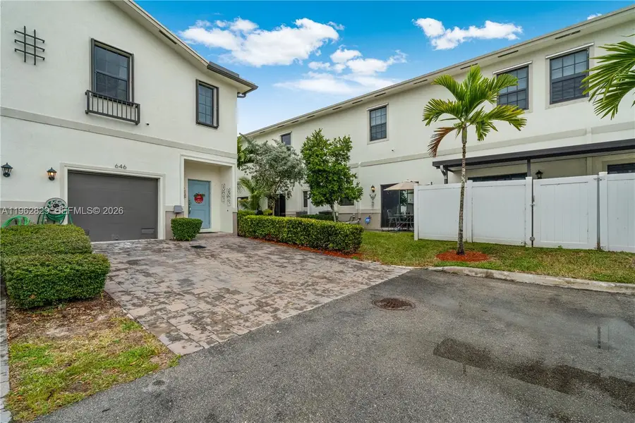 646 SW 12th St, Florida City, FL 33034 - #2