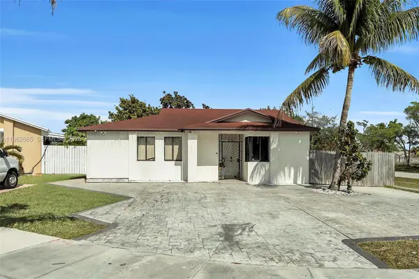 12201 SW 194th Ter, Miami, FL 33177