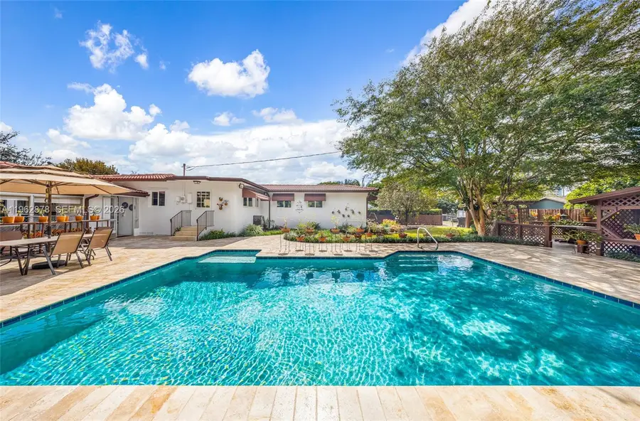 564 De Leon Dr, Miami Springs, FL 33166 - #3