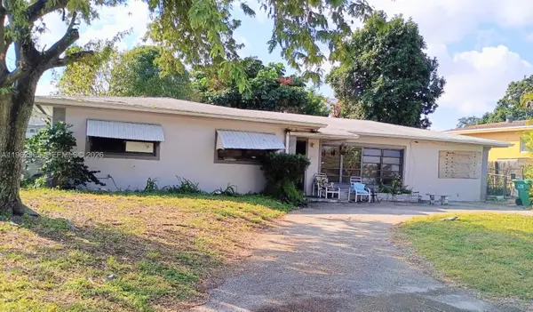 1040 NW 149th St, Miami, FL 33168