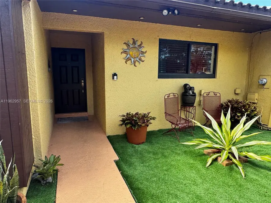 8720 SW 148th Pl, Miami, FL 33193 - Image #2