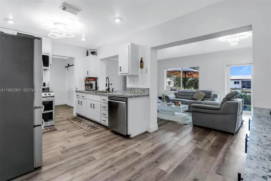 6810 NW 74th Pl, Tamarac, FL 33321 - #3