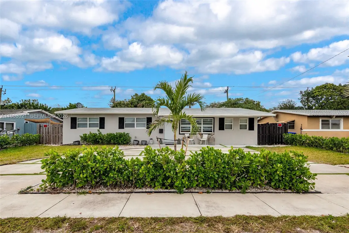 200 SW 69th Ter, Pembroke Pines, FL 33023 - Image #1