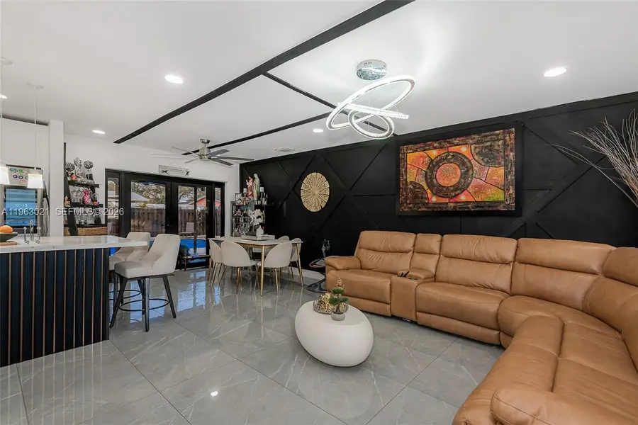 200 SW 69th Ter, Pembroke Pines, FL 33023 - Image #3