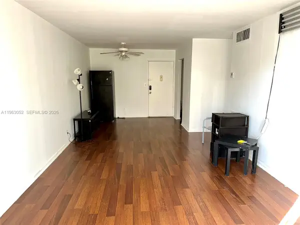 4043 NW 16th St #204, Lauderhill, FL 33313