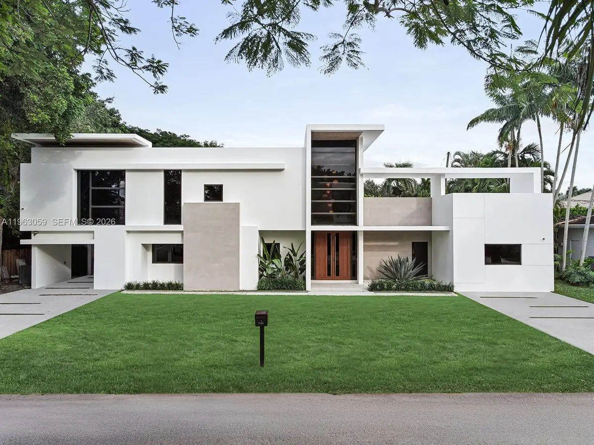 7701 SW 50th Ct, Miami, FL 33143 - Image #1