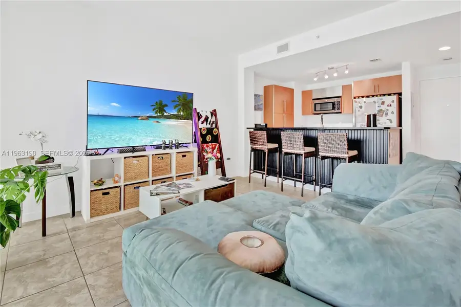 300 S Biscayne Blvd #T-1405, Miami, FL 33131 - Image #3