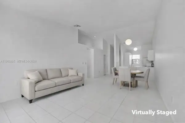 6708 NW 193rd Ter, Hialeah, FL 33015