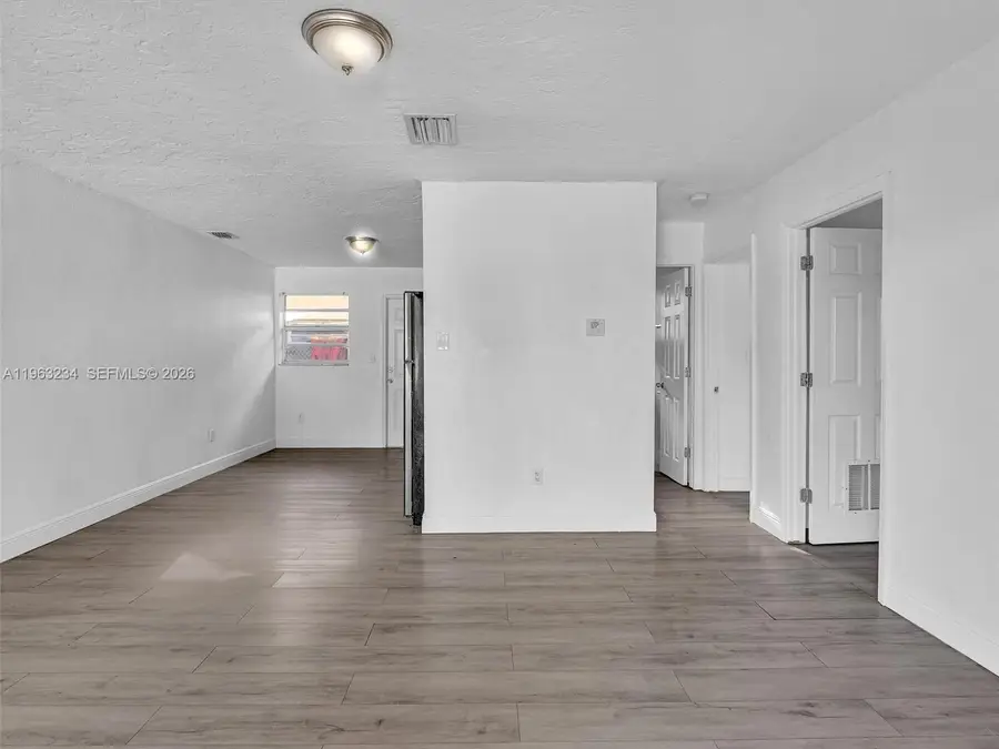 2512 NW 9th Pl, Fort Lauderdale, FL 33311 - Image #2