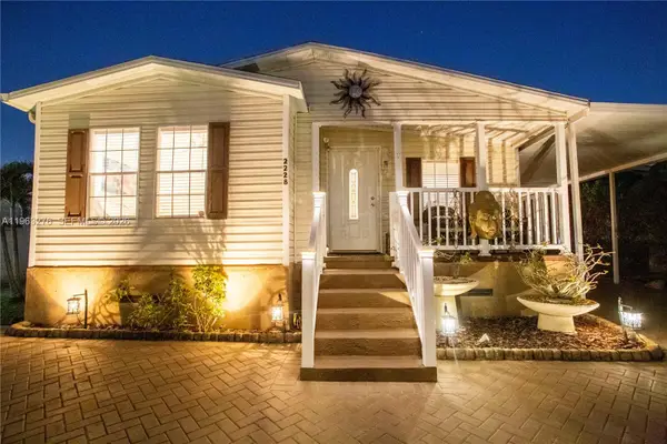 2228 SW 83rd Ave, Davie, FL 33324