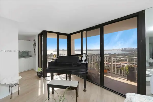 1000 Quayside Ter #1608, Miami, FL 33138