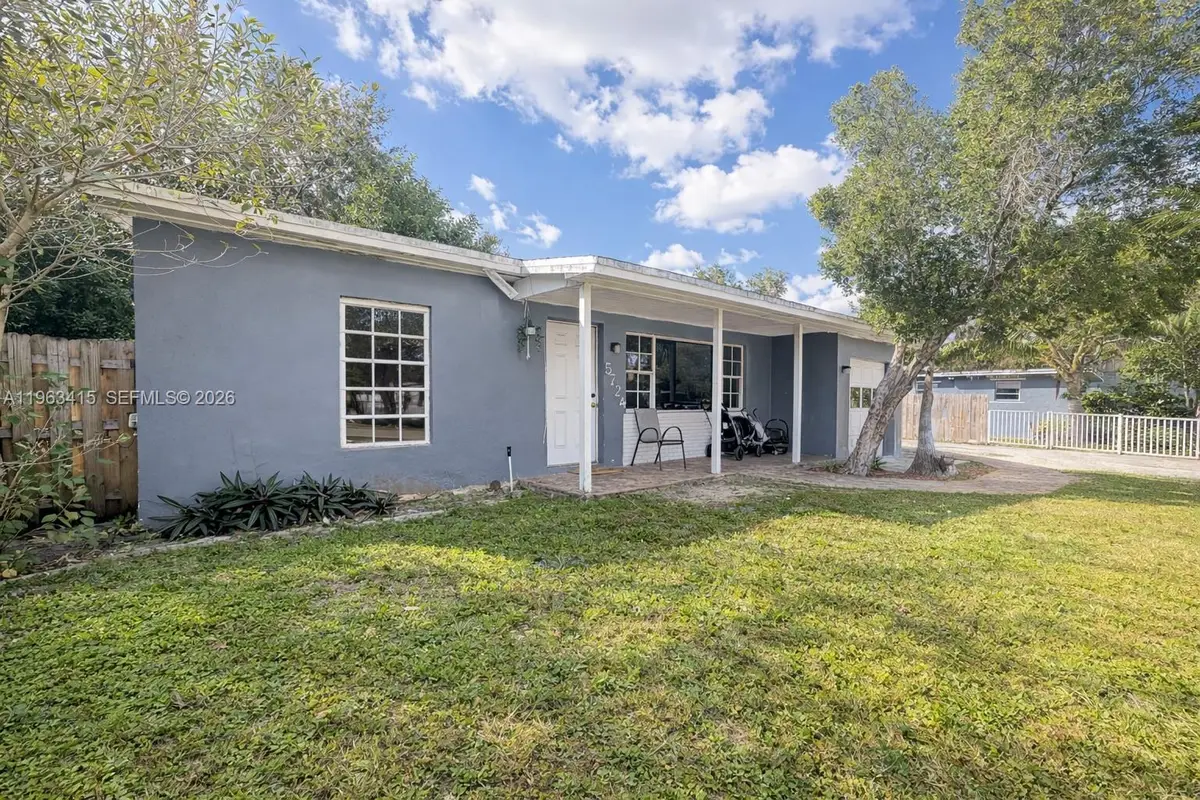 5724 Mckinley St, Hollywood, FL 33021 - Image #1