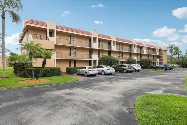 5732 Coral Lake Dr #308, Margate, FL 33063