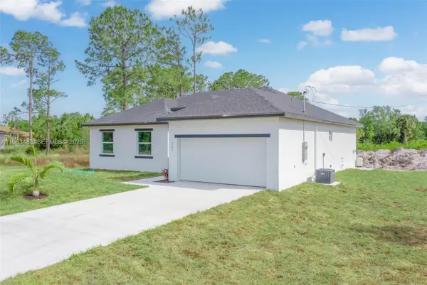 3121 71th St W, Lehigh Acres, FL 33971