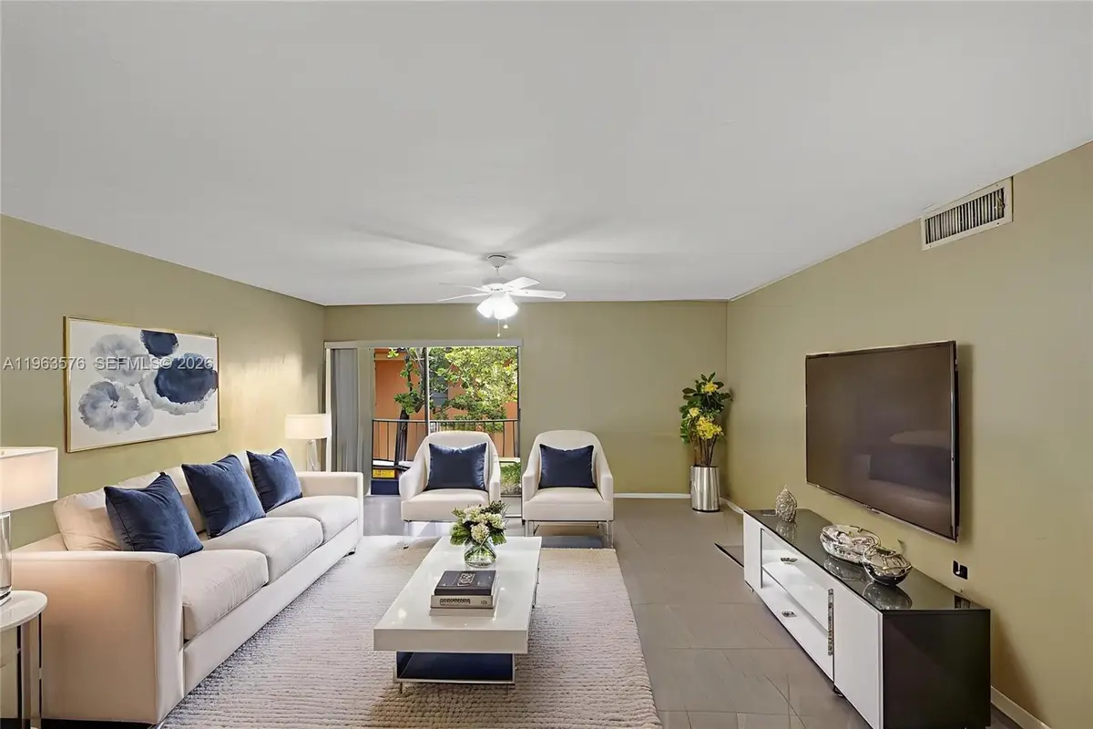 9459 SW 76th St #R7, Miami, FL 33173 - Image #1