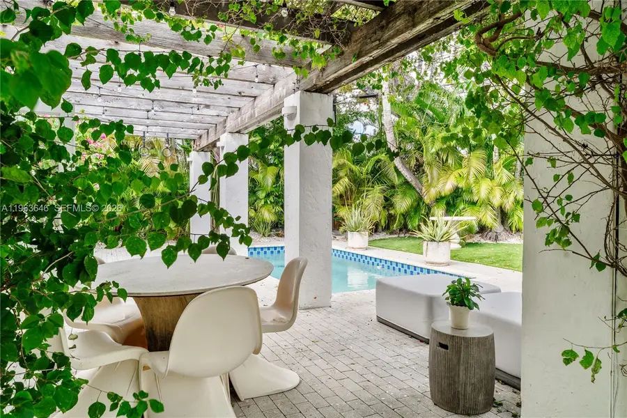 4108 Palmarito St, Coral Gables, FL 33146 - #2