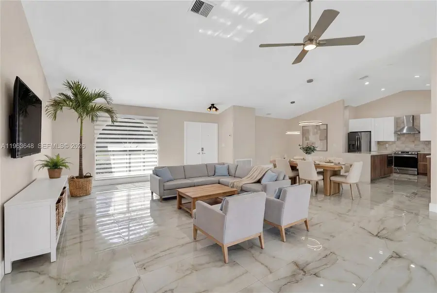 10425 NW 48th Mnr, Coral Springs, FL 33076 - #3