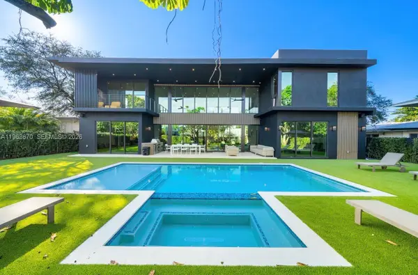 19701 NE 21st Ct, Miami, FL 33179