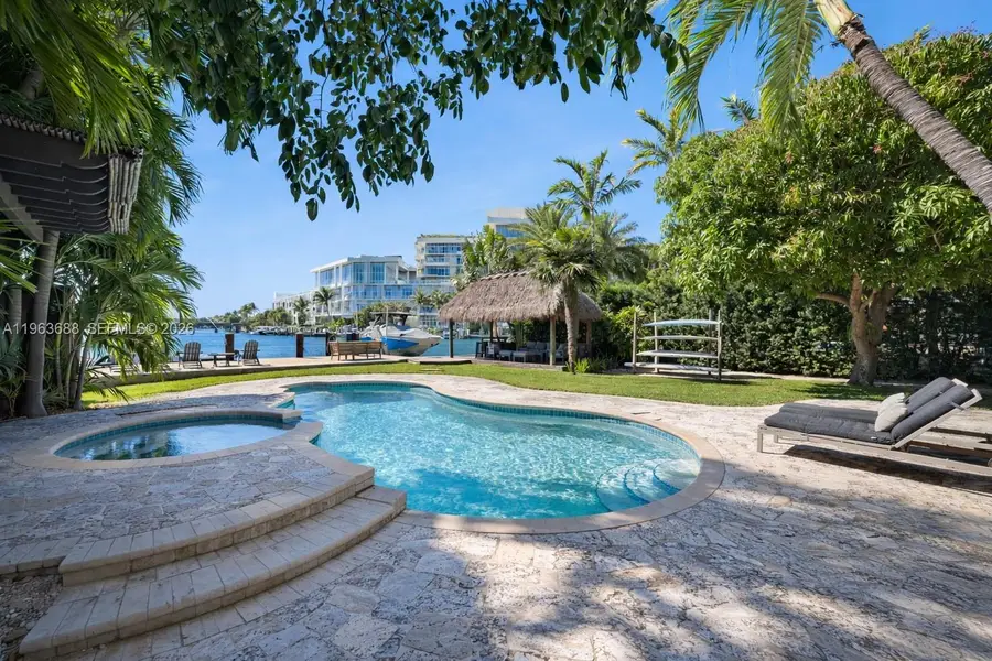 744 Lakeview Dr, Miami Beach, FL 33140 - #2