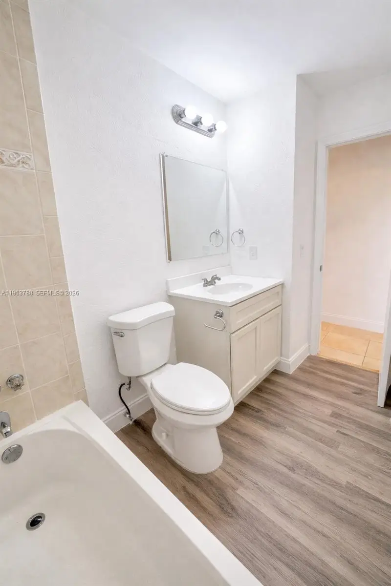 5404 NW 26th Rd, Tamarac, FL 33309 - Image #2