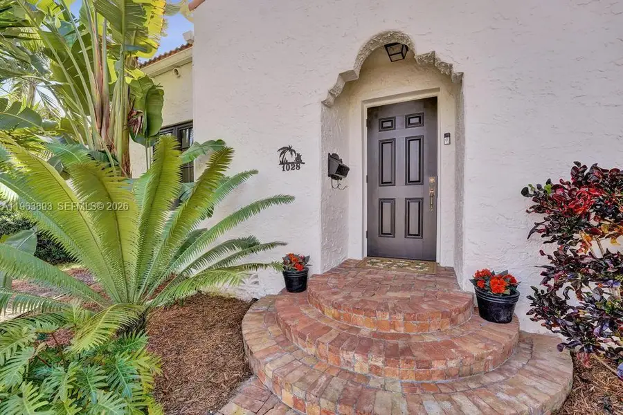 1028 Tyler St, Hollywood, FL 33019 - #2