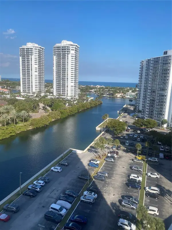 3701 N Country Club Dr #1502, Aventura, FL 33180