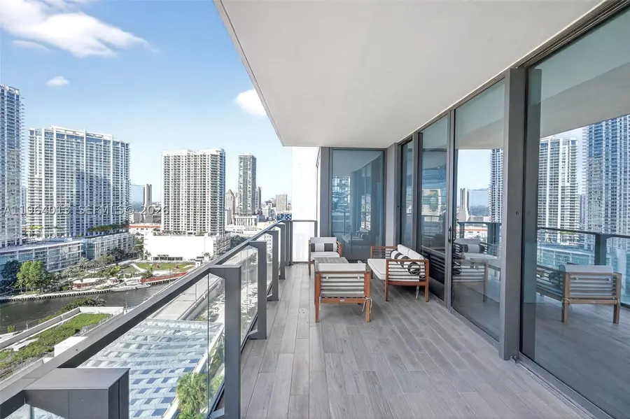 68 SE 6th St #1702, Miami, FL 33131 - #2