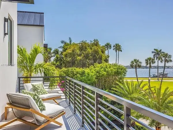 123 Murray Rd, West Palm Beach, FL 33405