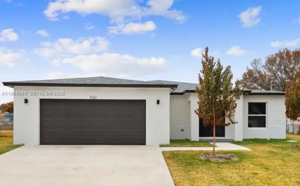 560 SW Carter Ave, Port St Lucie, FL 34983