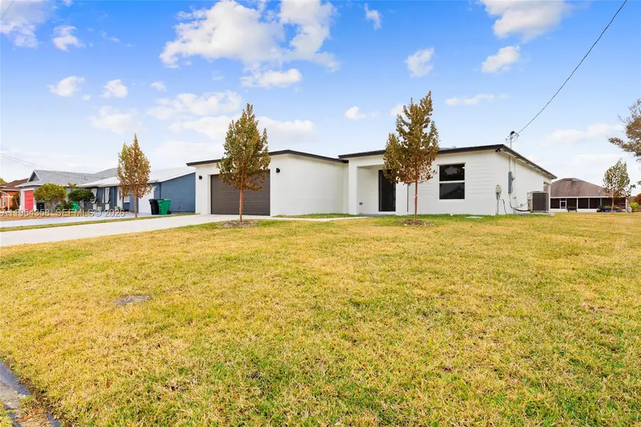 560 SW Carter Ave, Port Saint Lucie, FL 34983 - #3