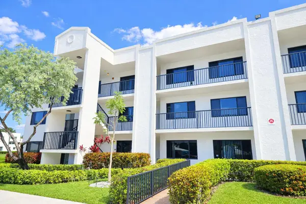 10722 W Clairmont Cir #102, Tamarac, FL 33321