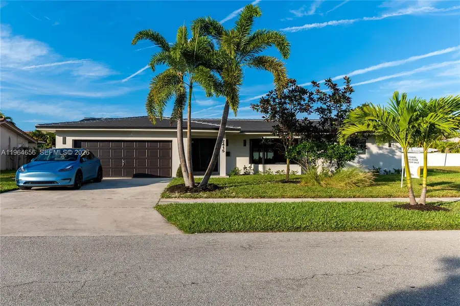 2415 NE 35th Dr, Fort Lauderdale, FL 33308 - #2
