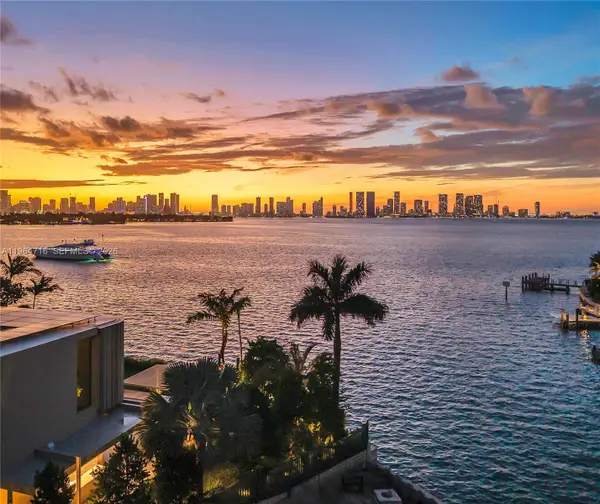 1649 W 22nd St, Miami Beach, FL 33140