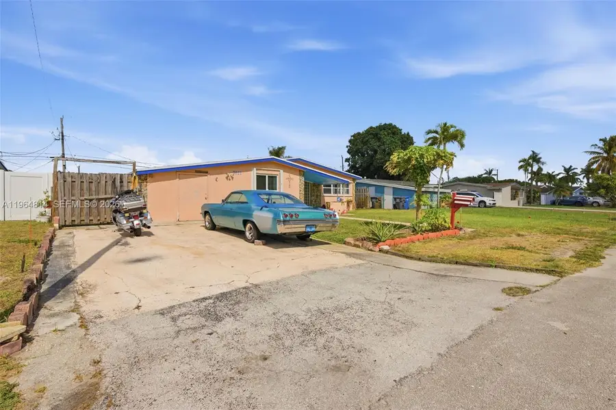 7121 Wilson St, Hollywood, FL 33024 - #3