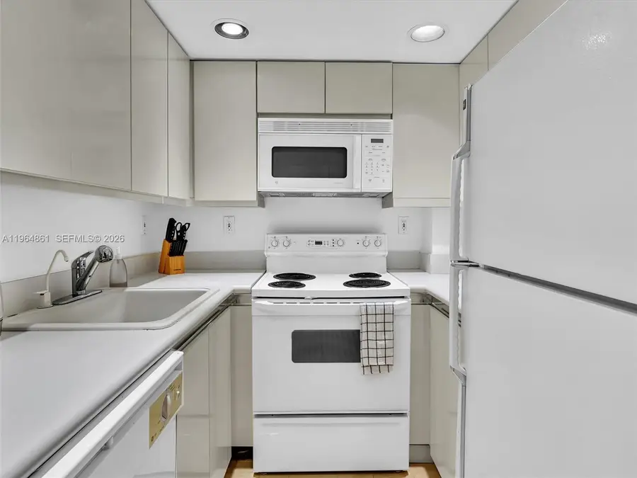 21150 Point Pl #305, Aventura, FL 33180 - #3