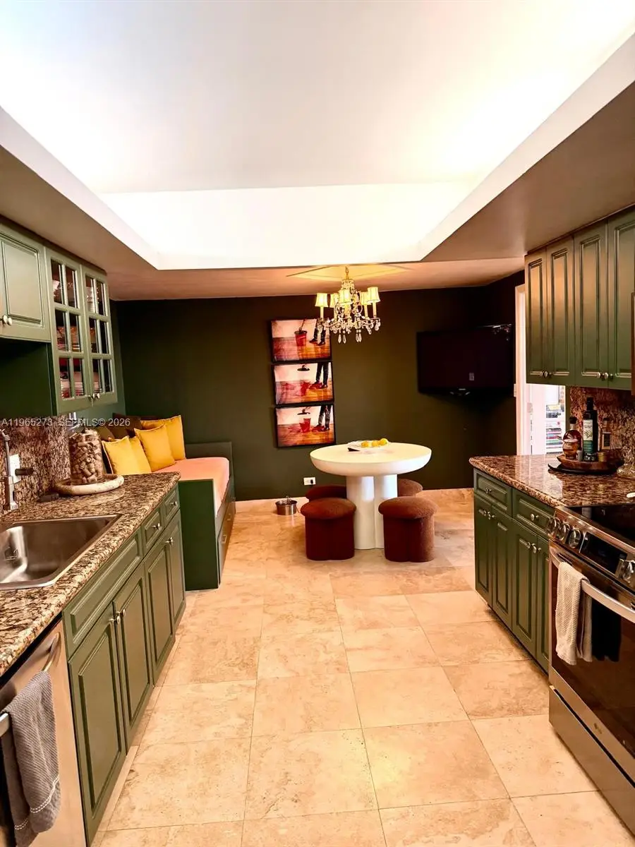 Address Withheld By Seller, Miami, FL 33181 - #2