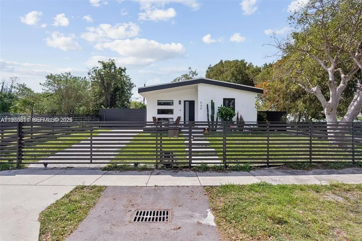 944 NW 64th St, Miami, FL 33150 - #1