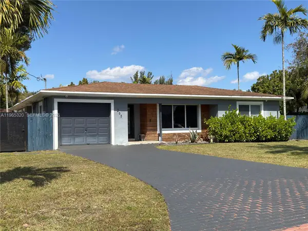 265 NE 151st St, Miami, FL 33162