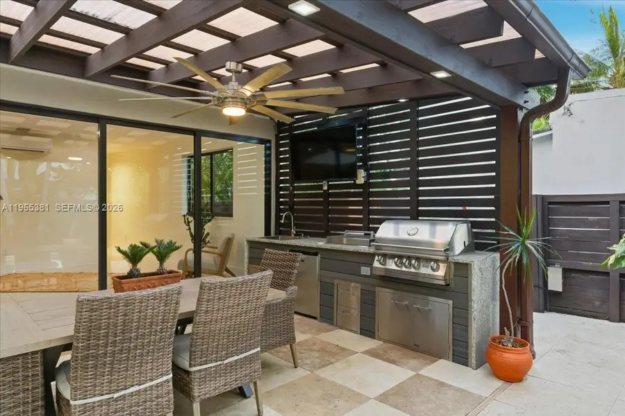 1737 SW 10th St, Miami, FL 33135 - #2