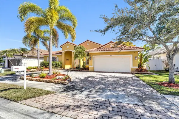 1553 SW 191st Ave, Pembroke Pines, FL 33029