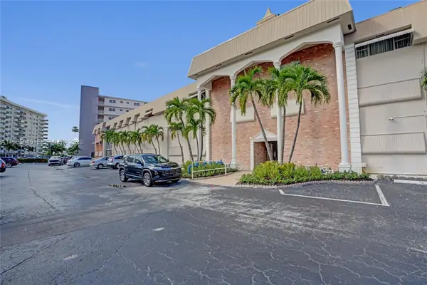 300 Golden Isles Dr #102, Hallandale Beach, FL 33009