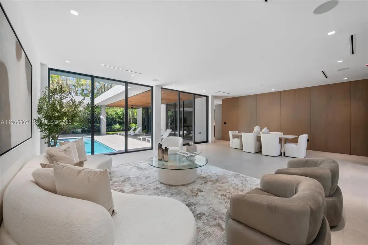 215 S Shore Dr, Miami, FL 33133 - #1