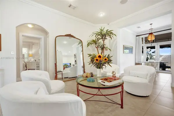 471 SW 92nd Psge, Miami, FL 33174