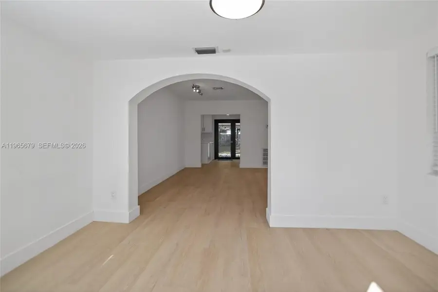 1113 N Victoria Park Rd, Fort Lauderdale, FL 33304 - #2