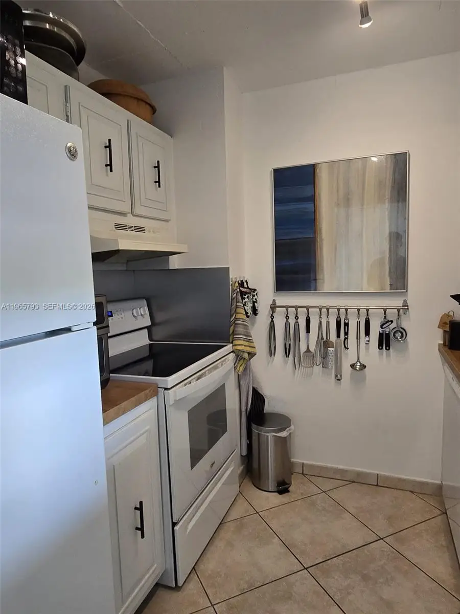 2450 NE 135th St #508, North Miami, FL 33181 - #3