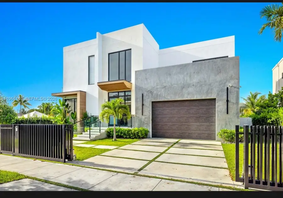 2050 S Hibiscus Dr, North Miami, FL 33181 - #2