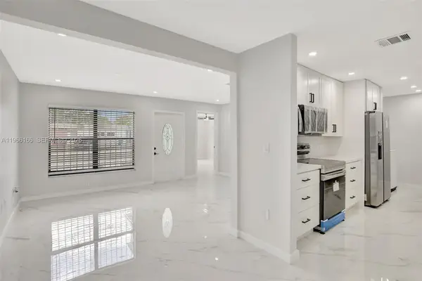 3916 NW 207th St Rd, Miami Gardens, FL 33055