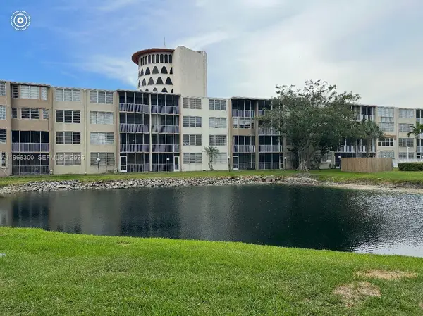 1700 NE 191st St #105, Miami, FL 33179